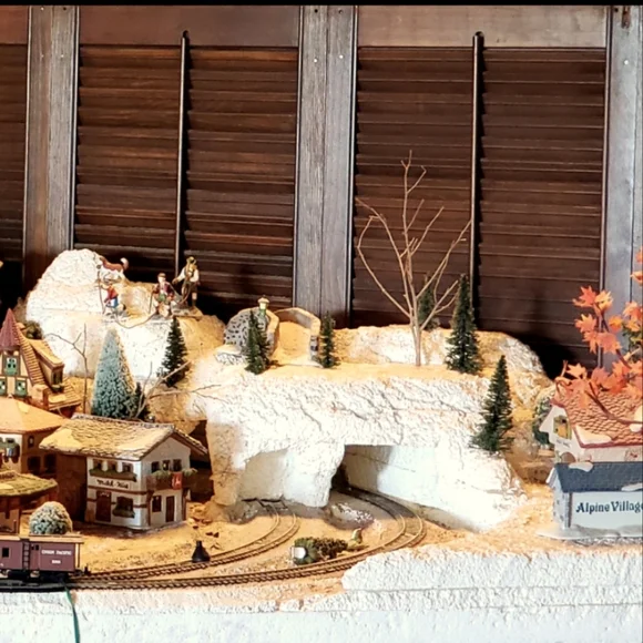 DEPARTMENT 56 Village Items for Sale Display - General Info - Picture 3 of 3